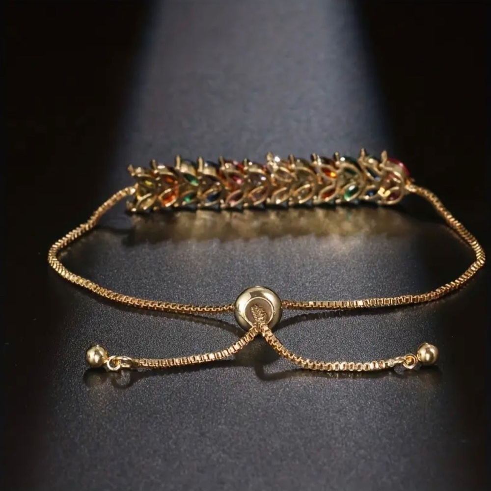 Golden Zirconium Leaves 🍃 Shape Adjustable Elegance Vintage Bracelet 💕 - Picture 4 of 6